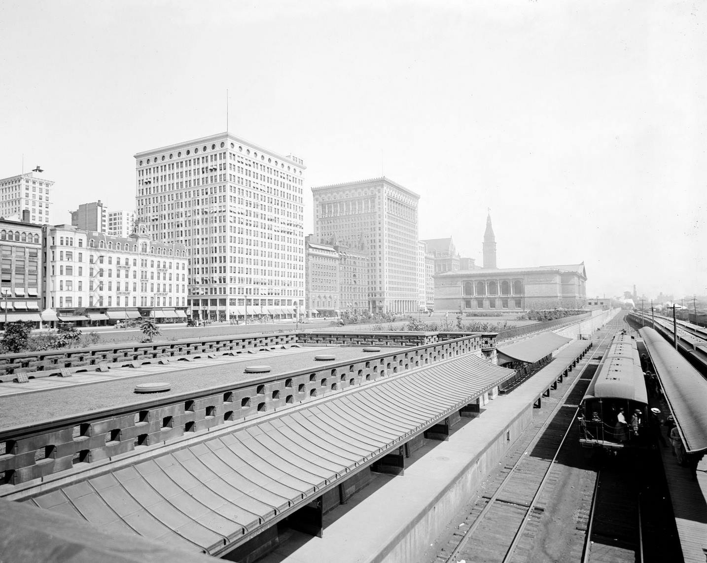 View, looking northward, from the Van Buren Street railroad station, Chicago, Illinois, 1915.