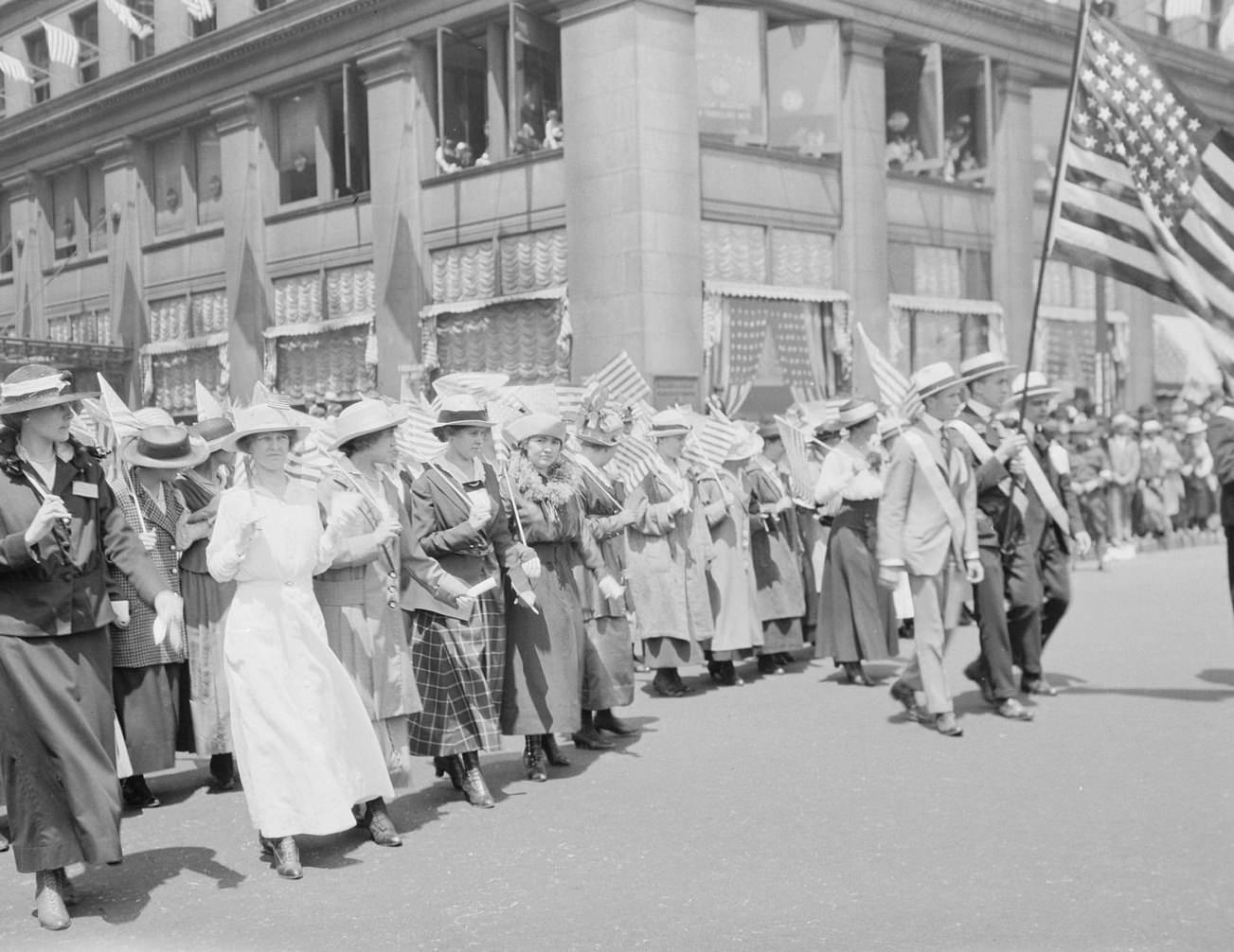 Suffragettes parade, Chicago, Illinois, 1910s.