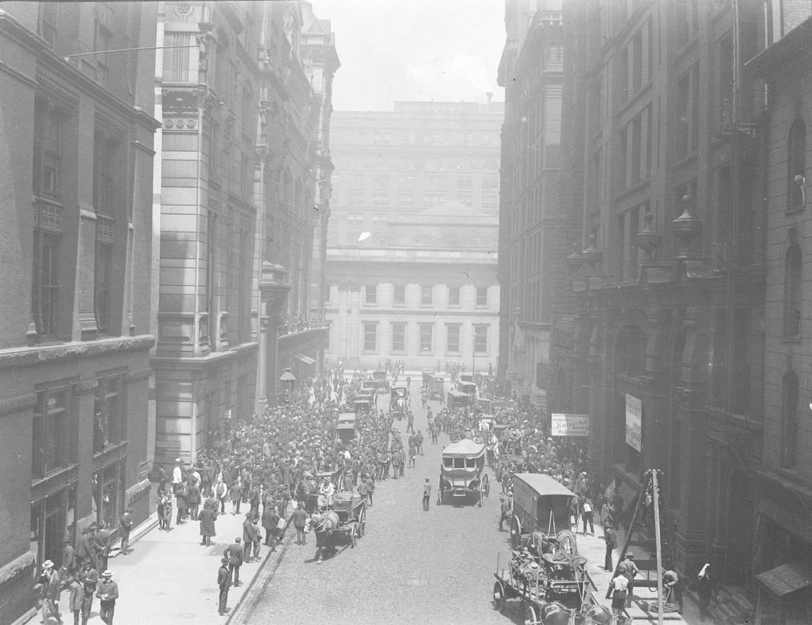 View of LaSalle Street, north from Van Buren Street, Chicago, Illinois, 1915.