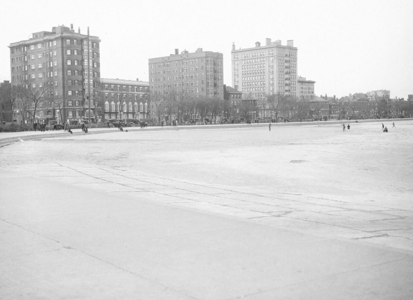 Lake Shore Drive, Chicago, Illinois, 1915.