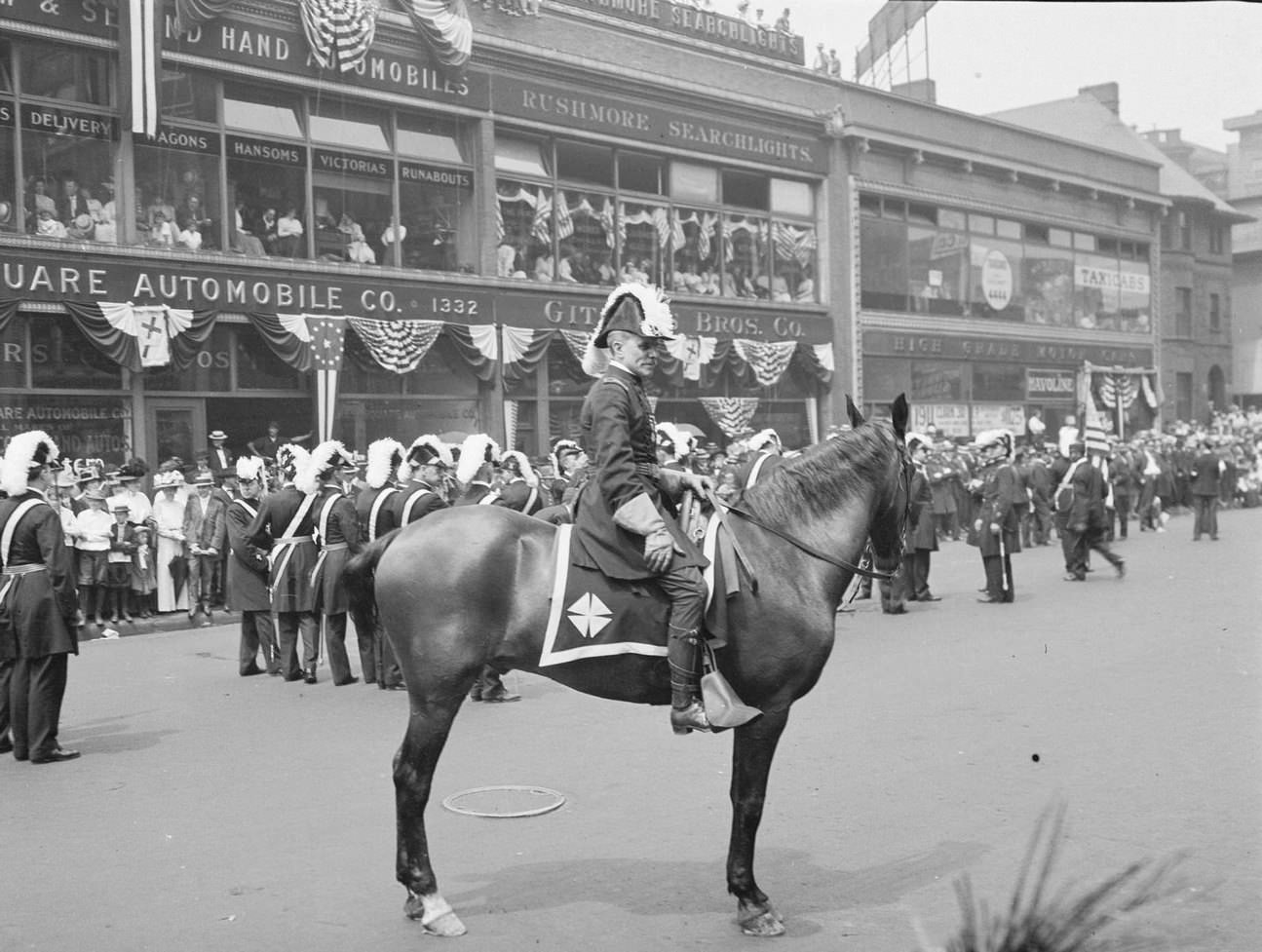 Knights Templar parade, Chicago, Illinois, August 9, 1910.