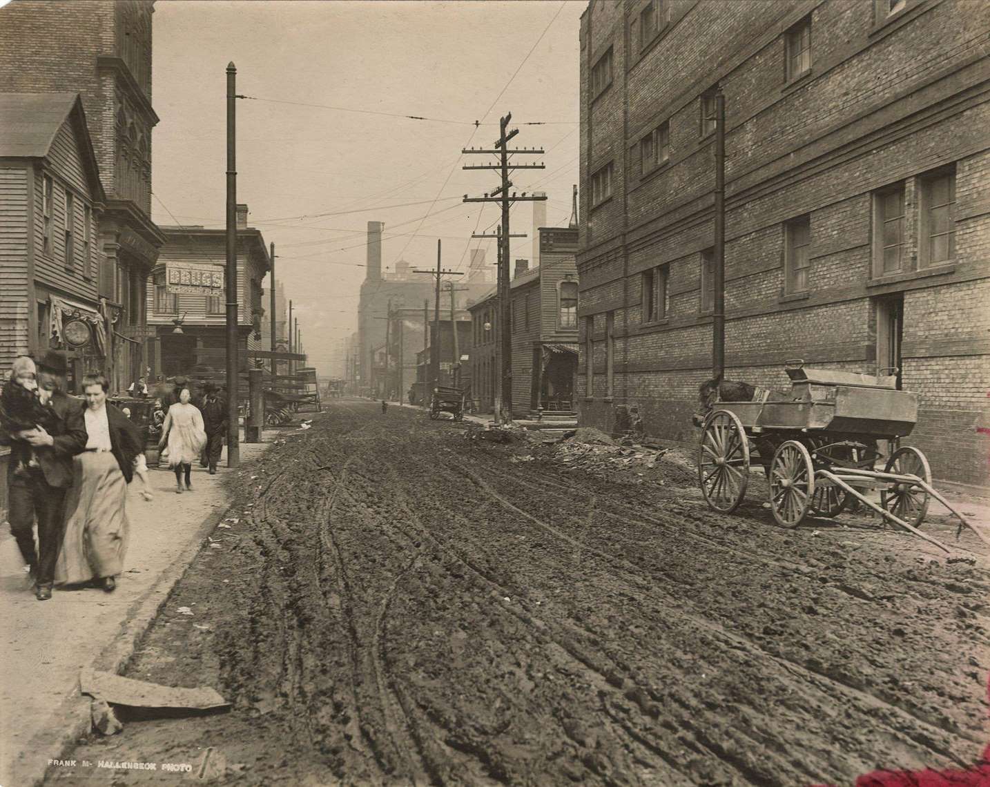 Jefferson Street north from Ewing Street, Chicago, Illinois, April 28, 1910s.