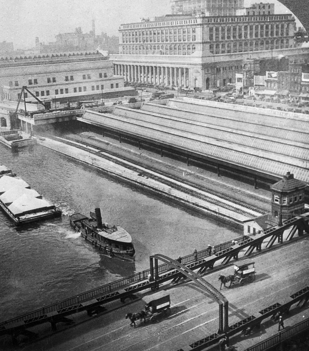 Union Station and The Chicago River, 1910s