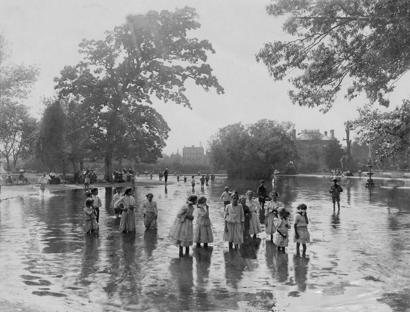 Children splashing in a pond in Lunapark in Chicago, 1910s