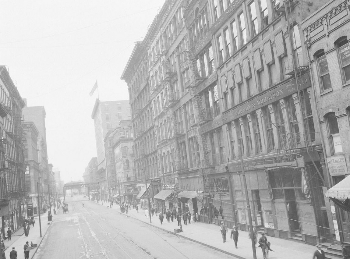 Madison Street, west from Fifth Avenue (Wells Street), Chicago, Illinois, 1914.