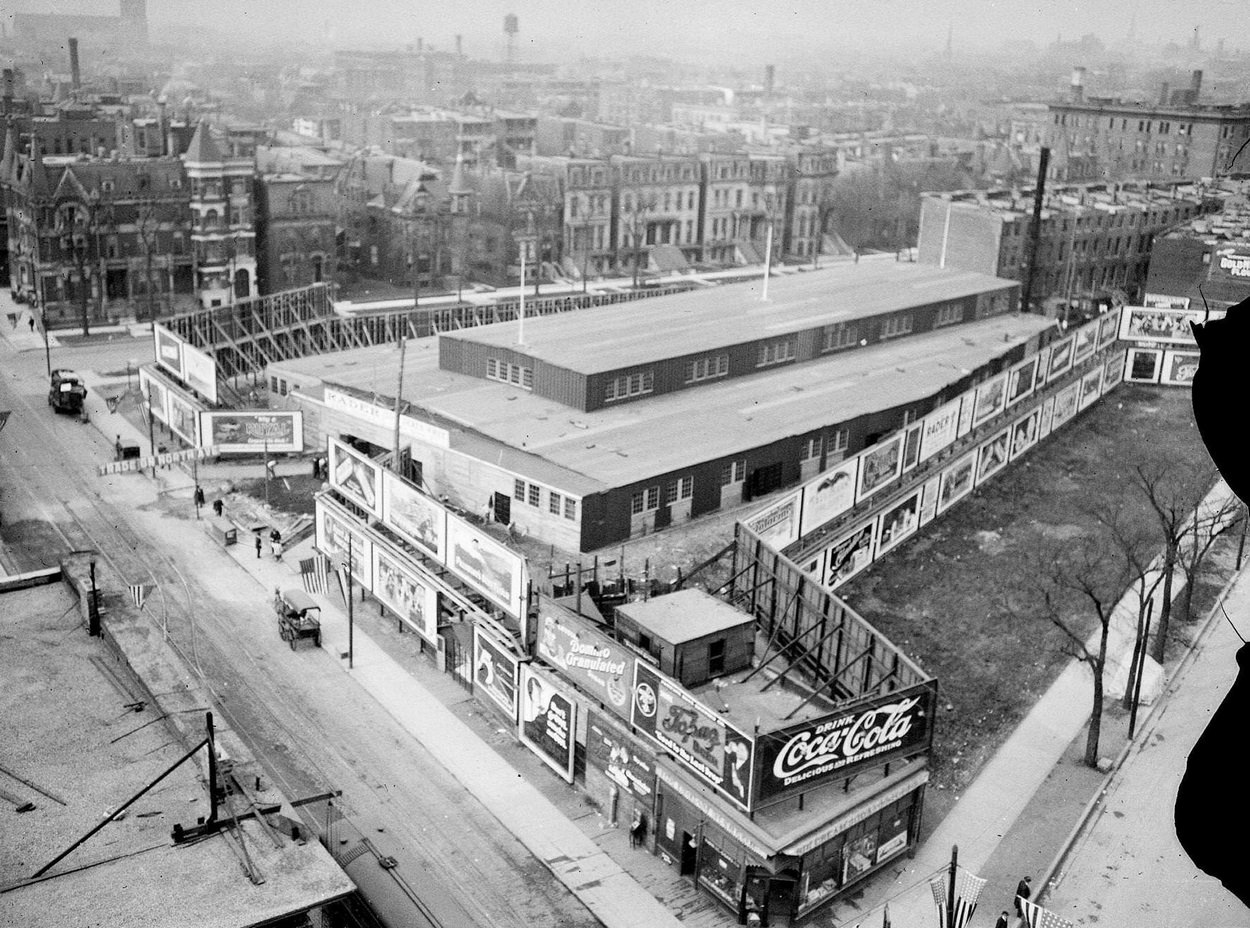 The new Moody Tabernacle at North Avenue and North Clark Street in the Lincoln Park community area, Chicago, Illinois, 1916.