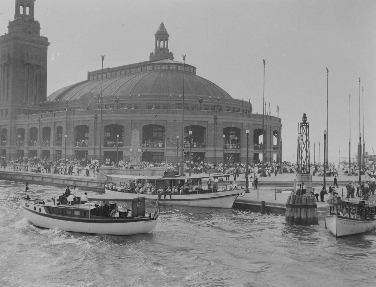 Activity on the east end of Municipal Pier, Chicago, Illinois, 1916
