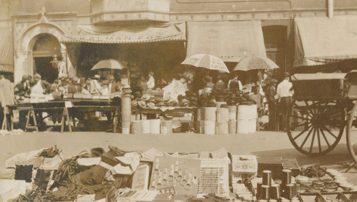Maxwell Street market on Sunday morning, Chicago, August 1915.