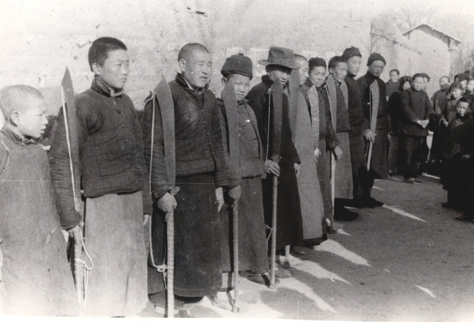 Men members who guide the Chinese armies against the enemy. 1937-1940