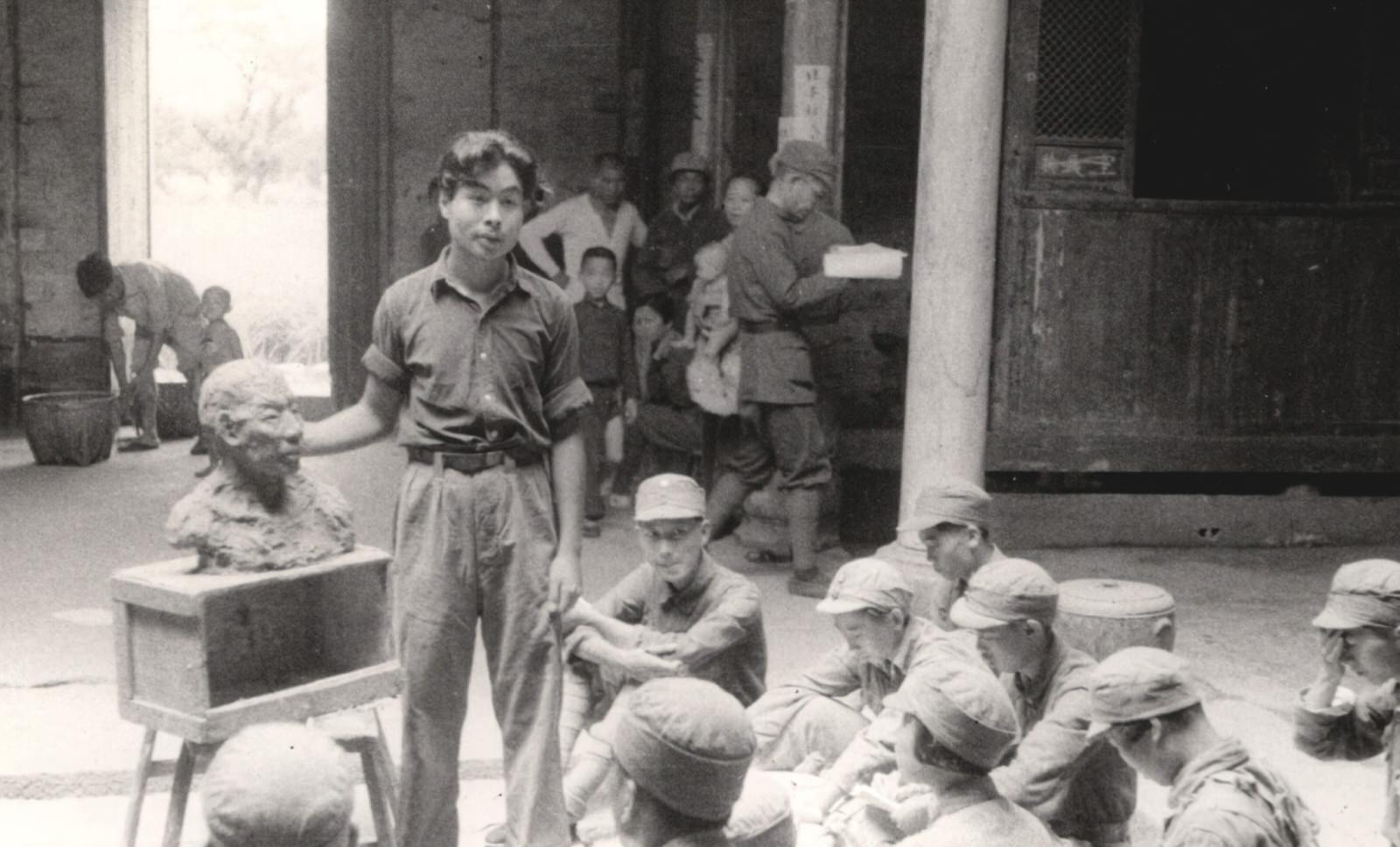 The election of officials of the lien pao, second high organ after the village and town, followed conference of town and village delegates to discuss problems before voting by secret ballot.