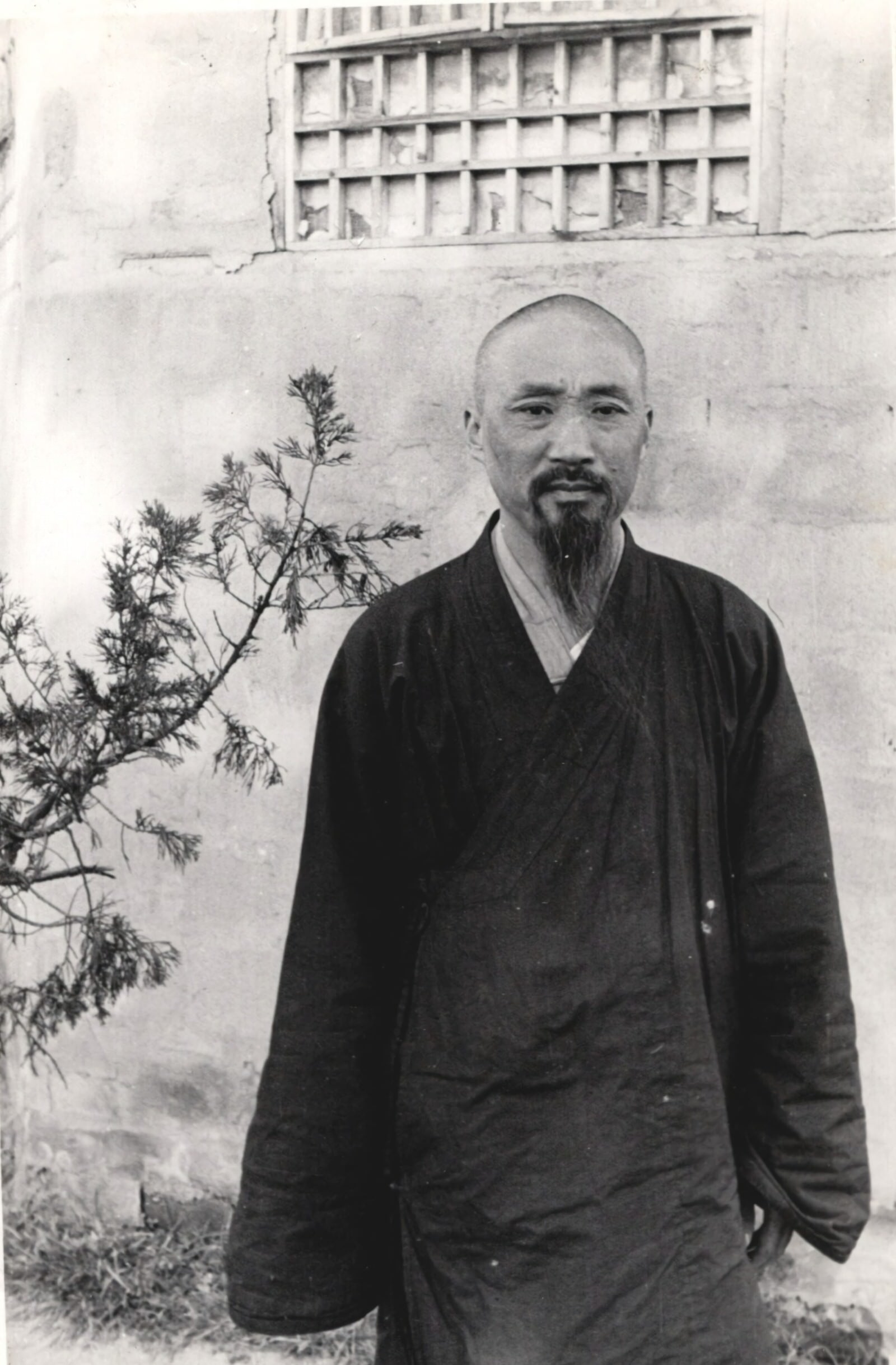 Hung Shan (Huang Shan), Buddhist monk in charge of Government refugee relief work in Anhwei (Anhui) Province. 1937-1940