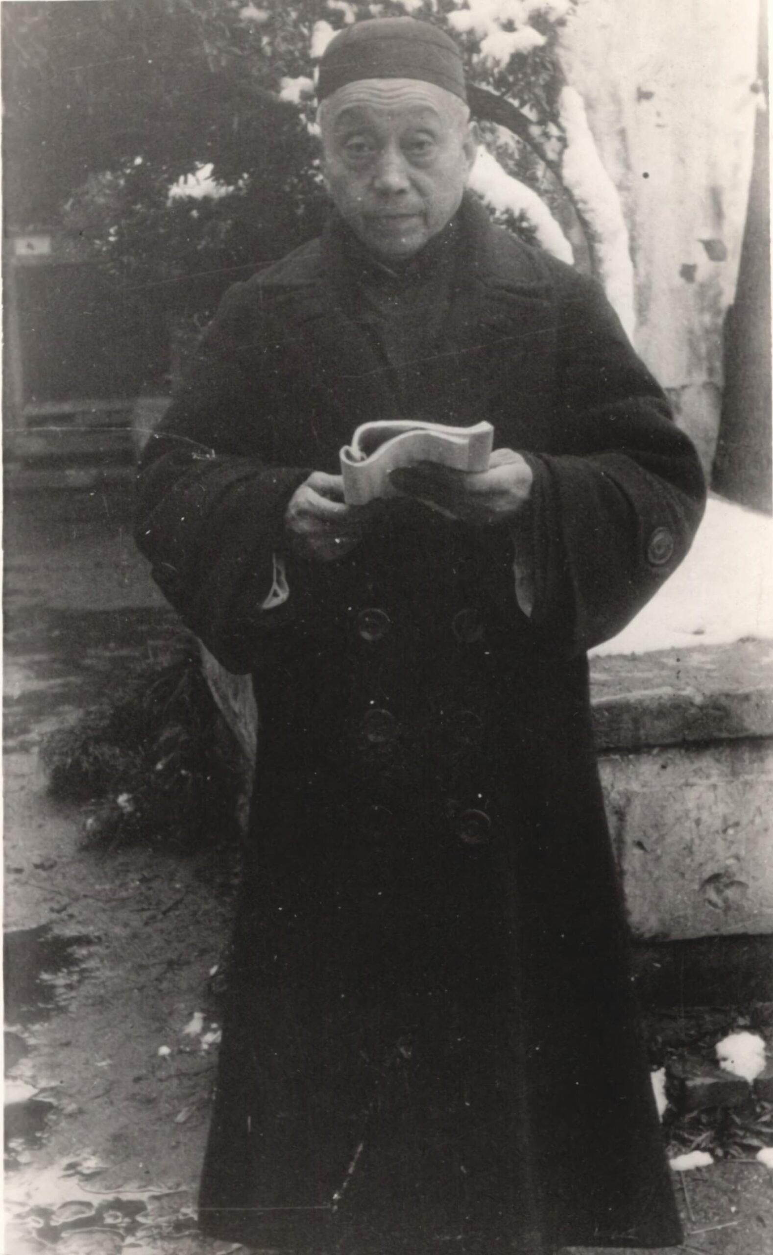 Mr. Shong Yi (Song Yi), former General of the Army) 70 year old Magistrate of Hanchuran (Hanshou) district, Central Hupeh (Hubei); he was removed from office because he was too progressive and refused to conduct an anti-communist campaign. 1937-1940