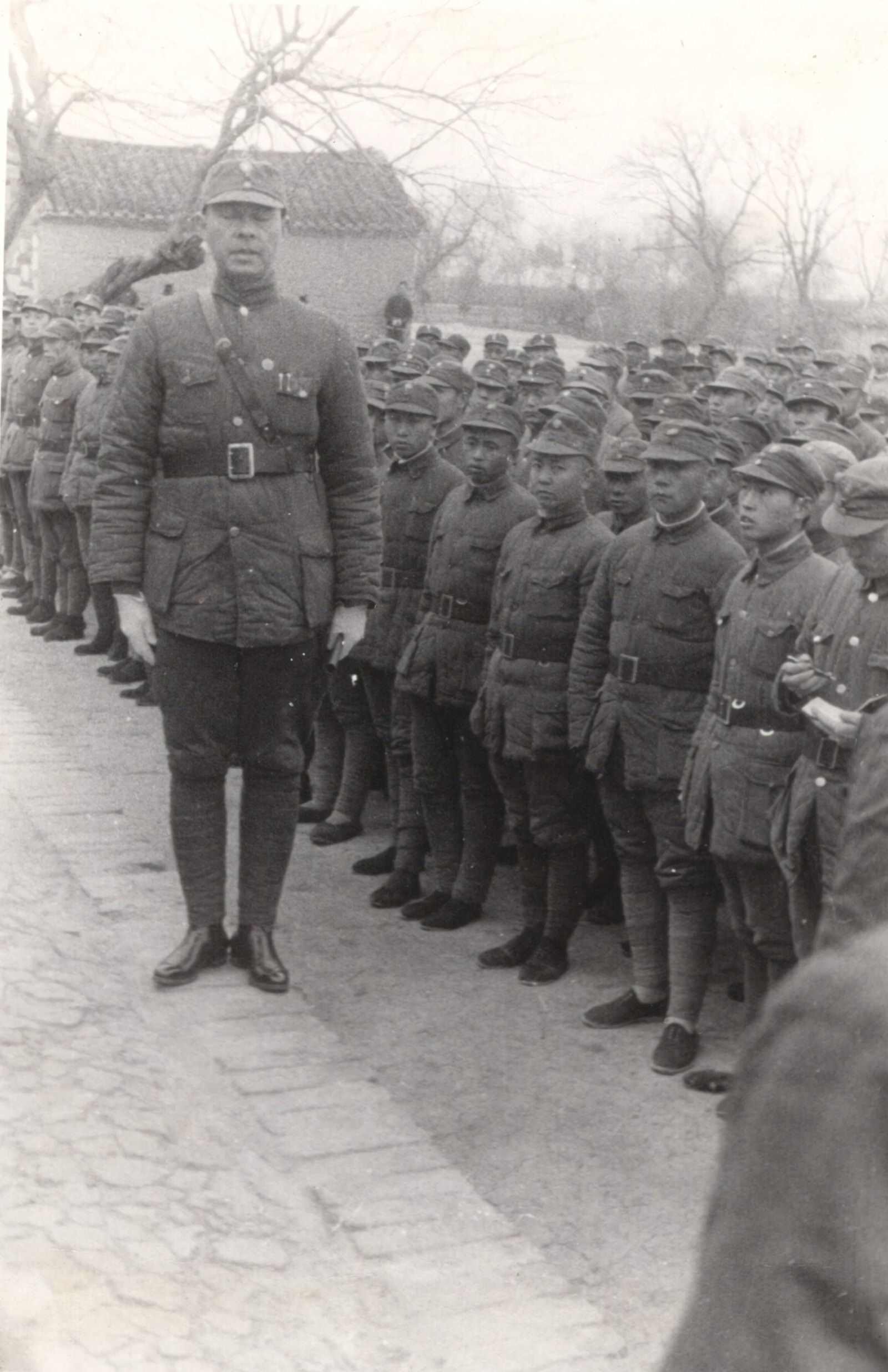 General Chang Tze-chung (Zhang Zizhong), commander of the 33rd Group Army, as he made a speech of thanks to a civilian delegation. 1937-1940