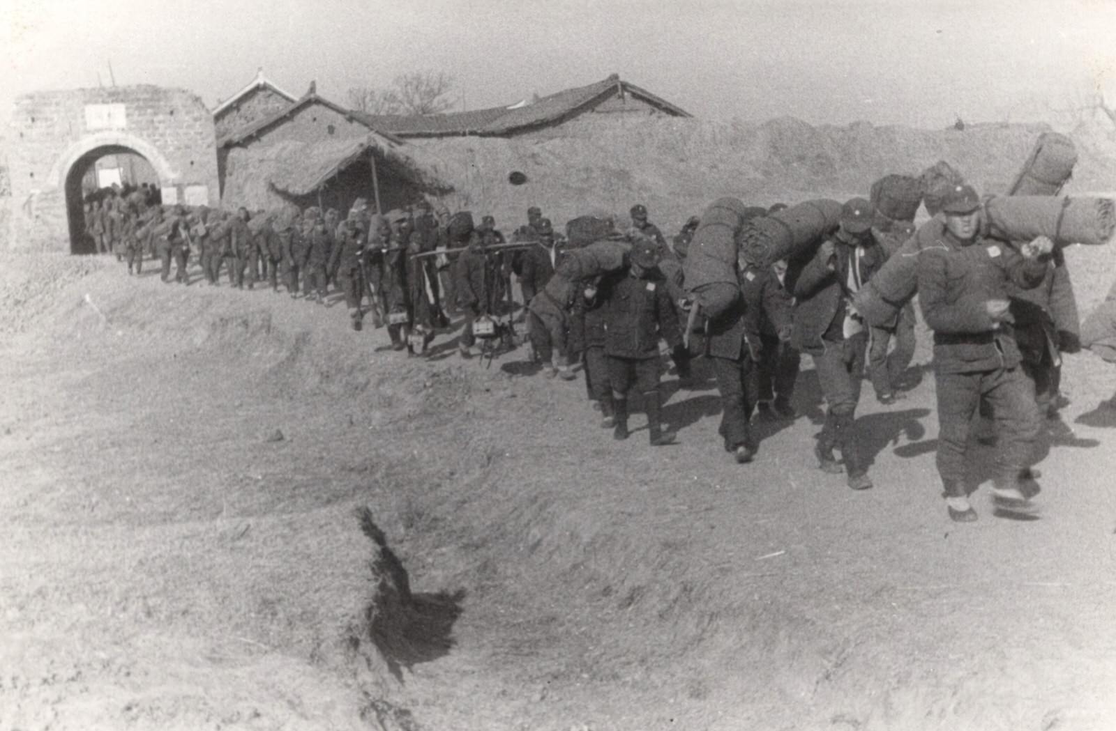 General Tang En-po's (Tang Enbo) Army moved up to the front. 1937-1940