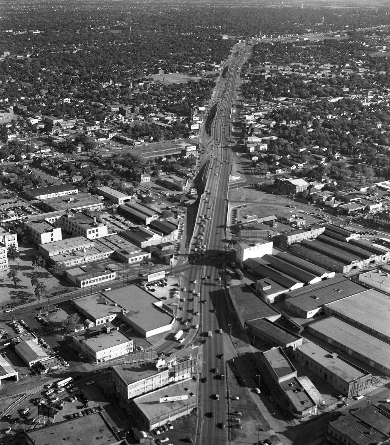 Central Expressway, Dallas, Texas, 953