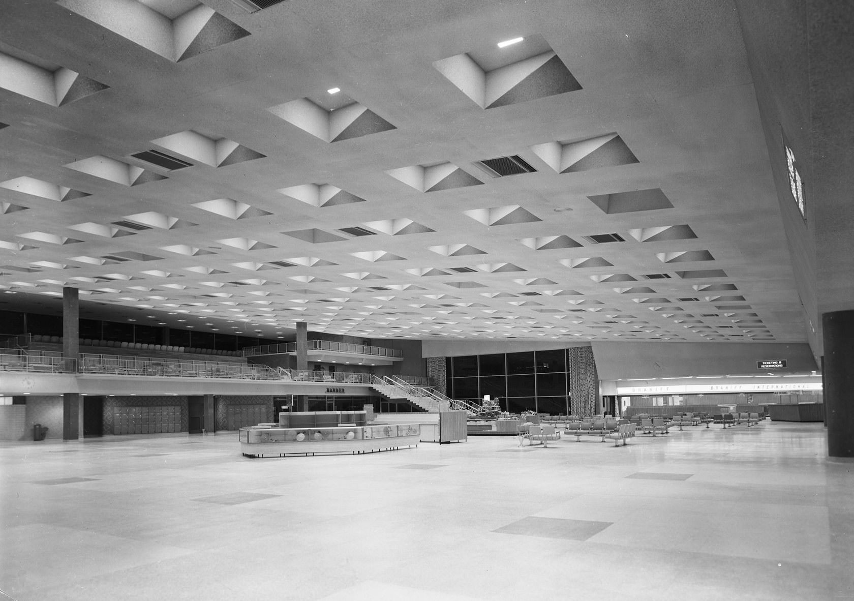 Love Field, interior, Dallas, Texas, 1958