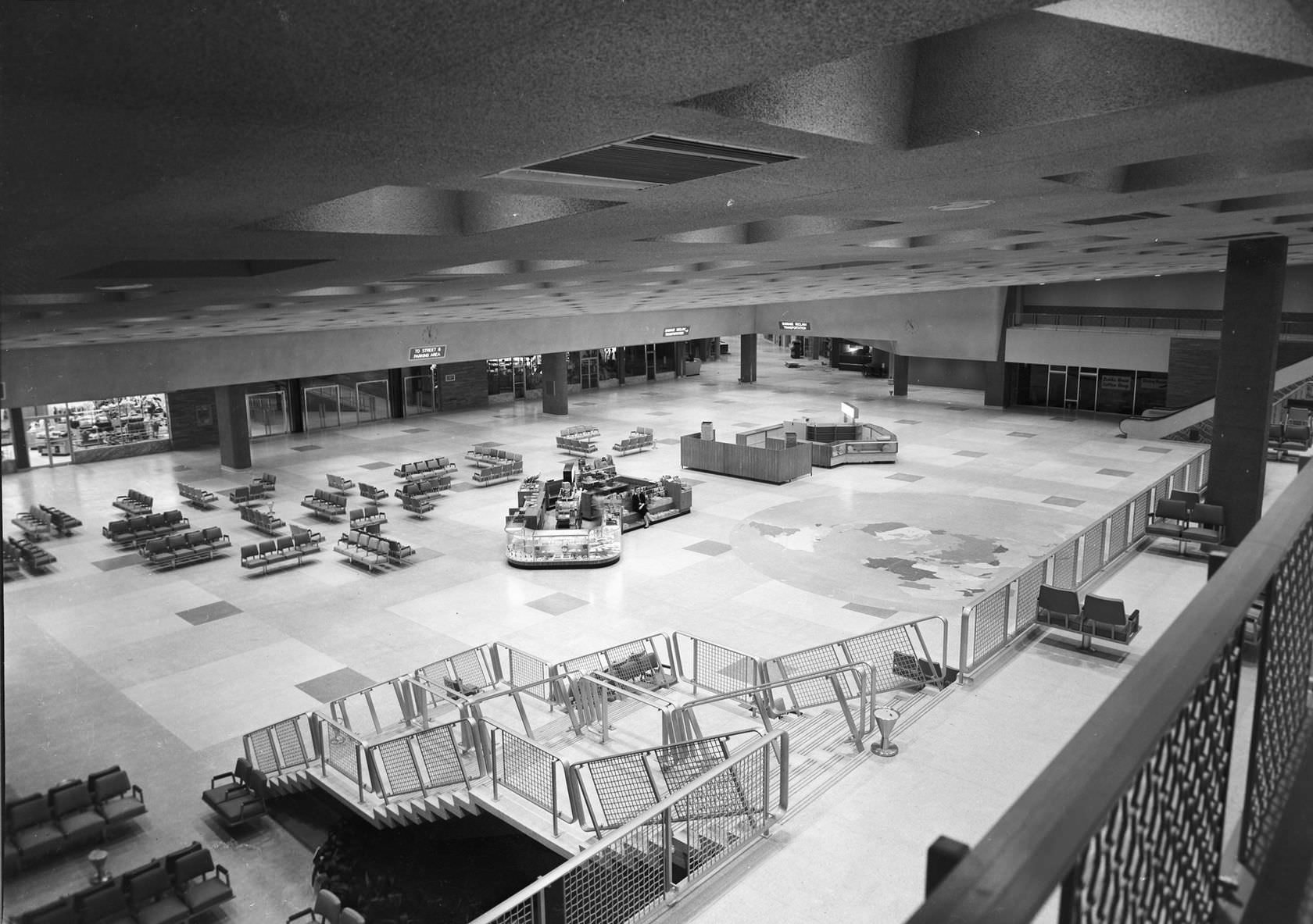 Love Field, interior, Dallas, Texas, 1958