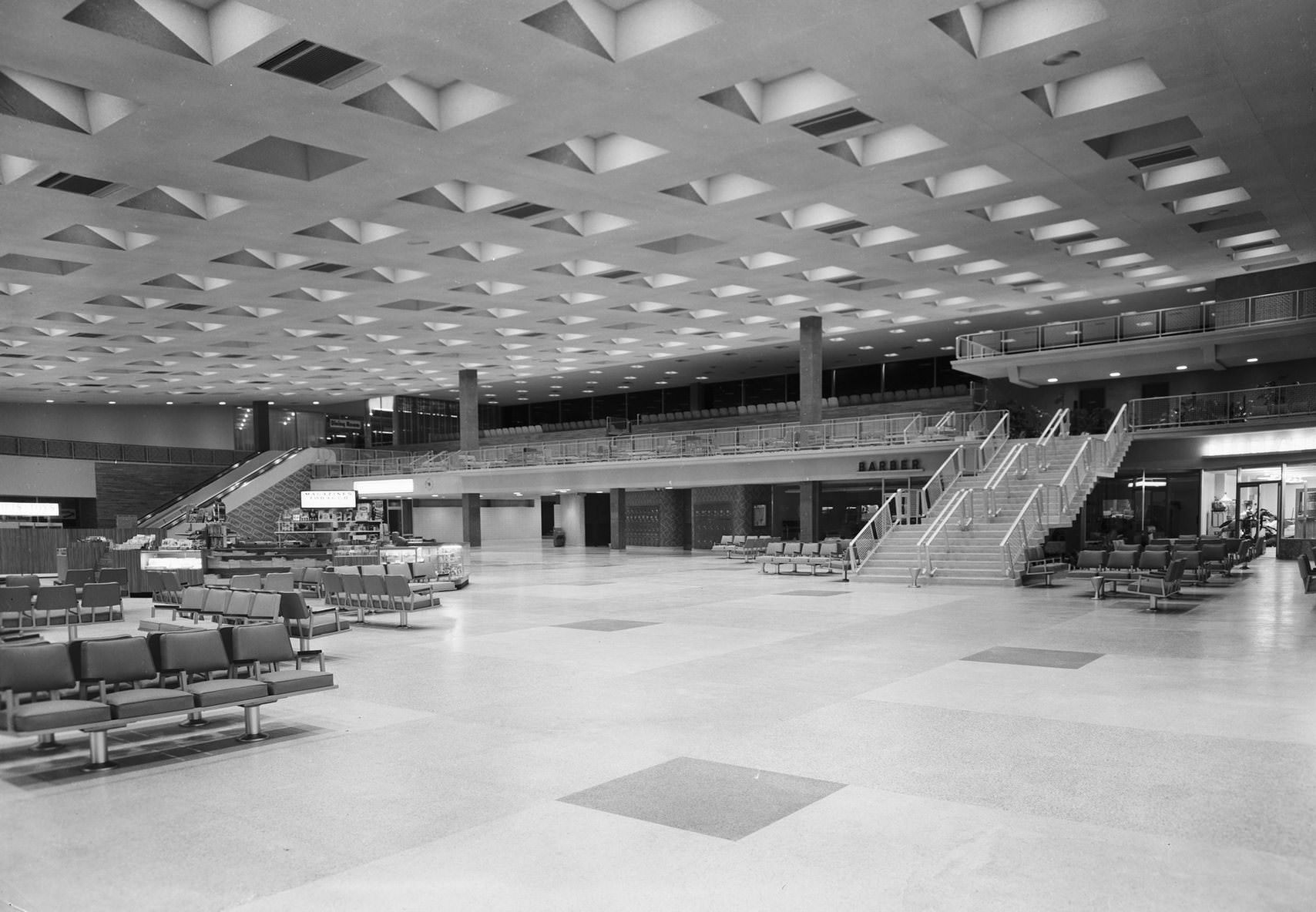 Love Field, interior, Dallas, Texas, 1958