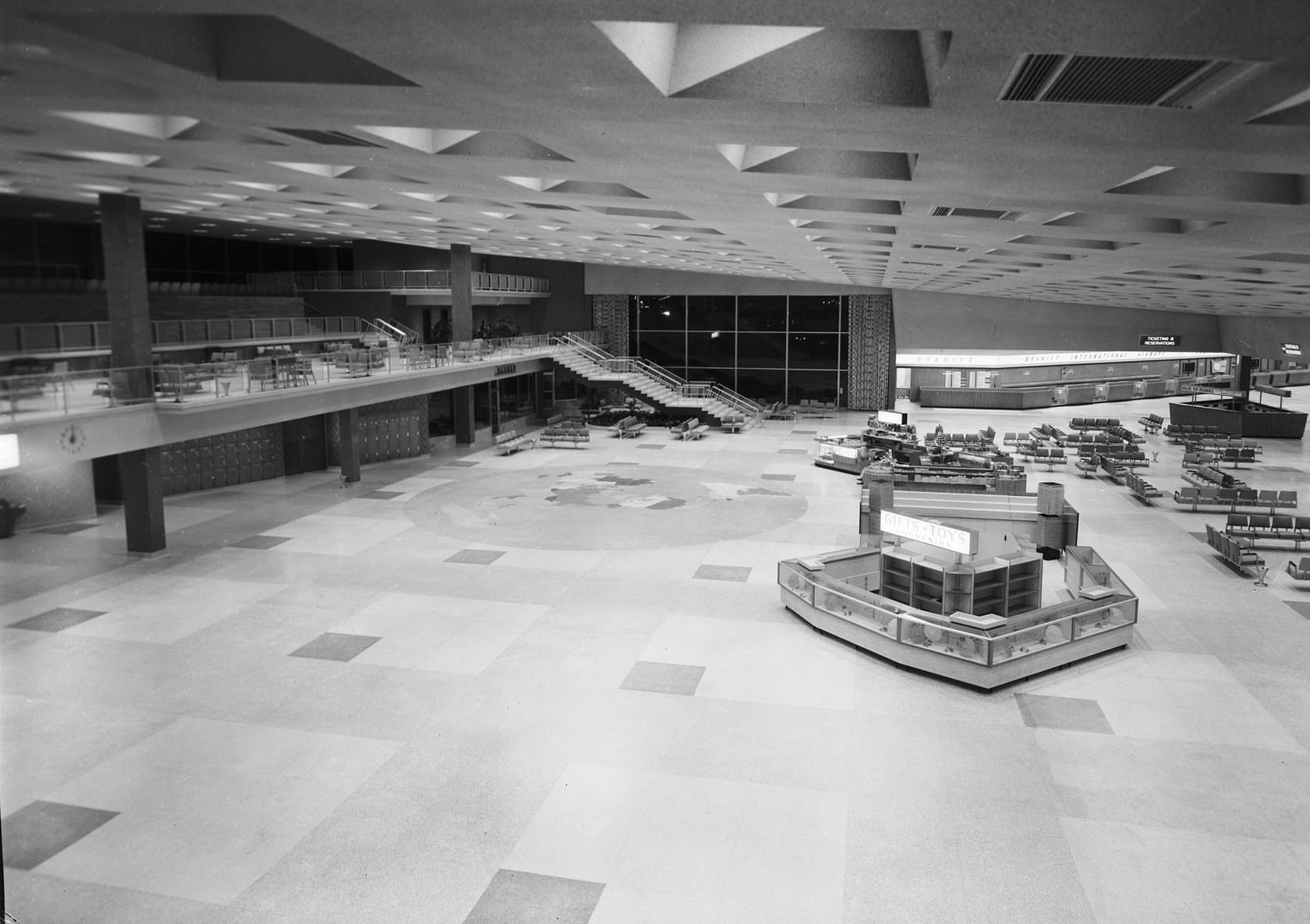 Love Field, interior, Dallas, Texas, 1958