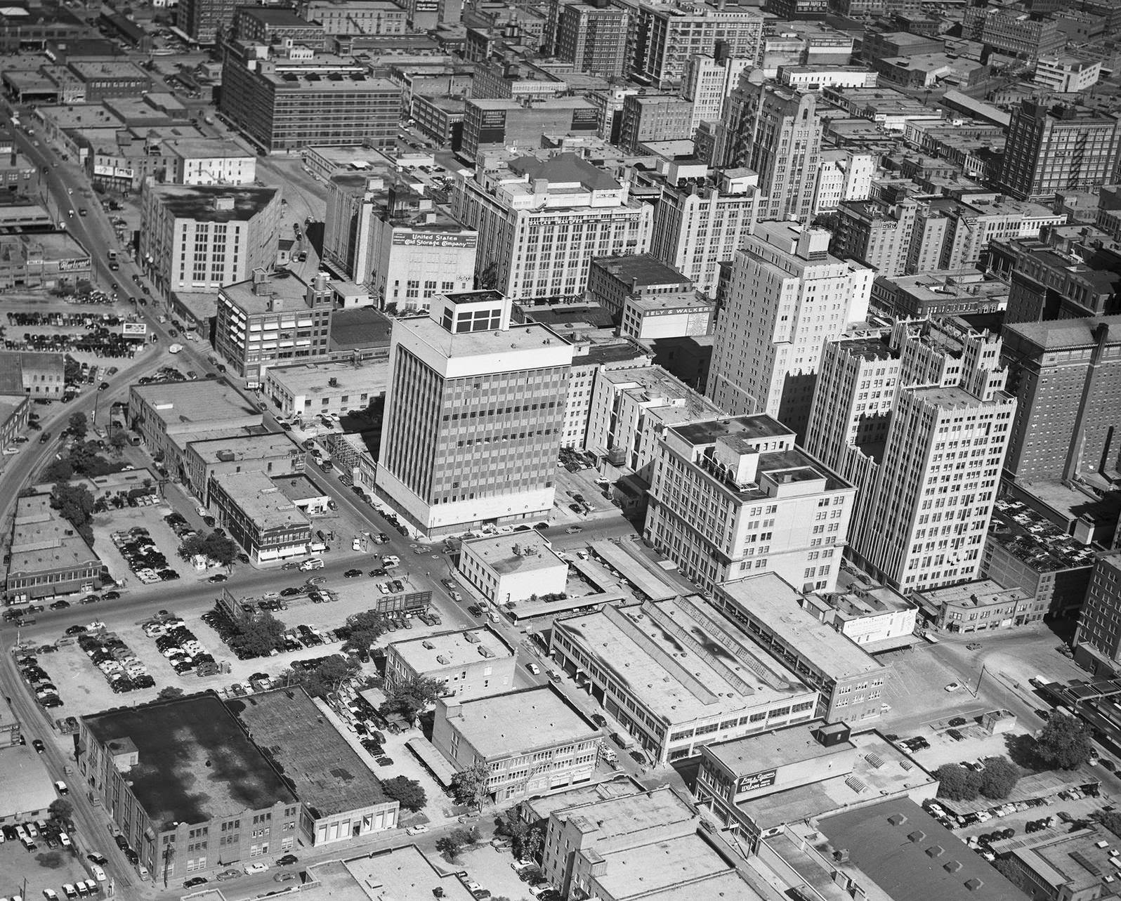 Employers Casualty Building in Downtown Dallas, Texas, 1950