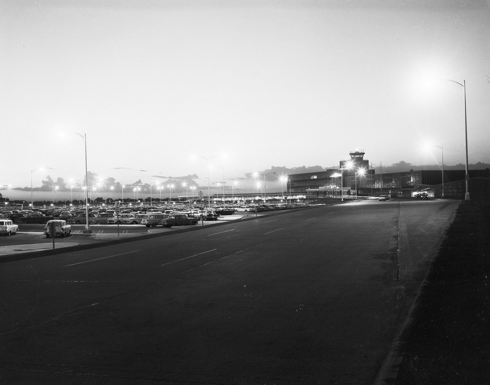 Dallas Love Field at night, 1950