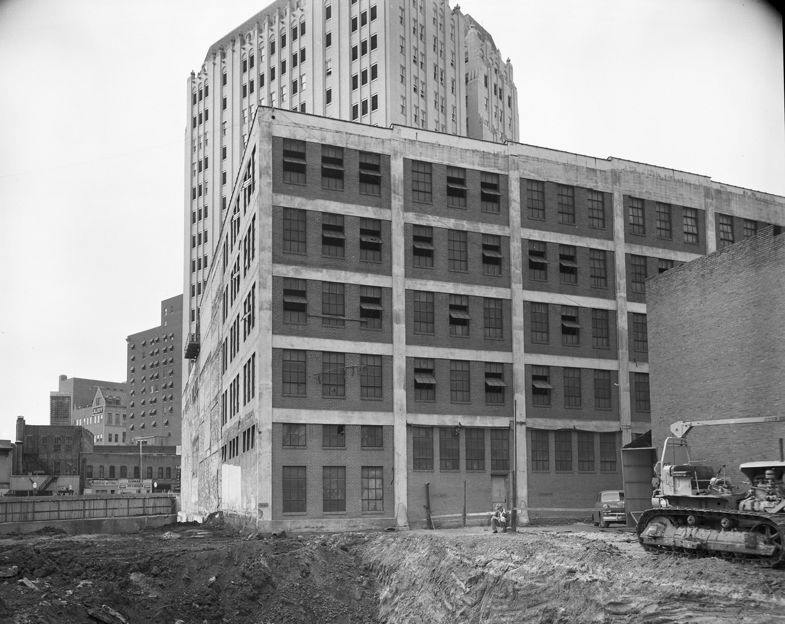 Downtown Dallas, preparing building site for construction, 1950