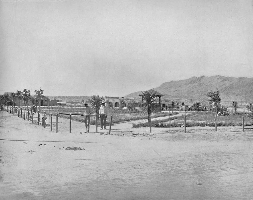 The Plaza, El Paso, Texas', 1900s