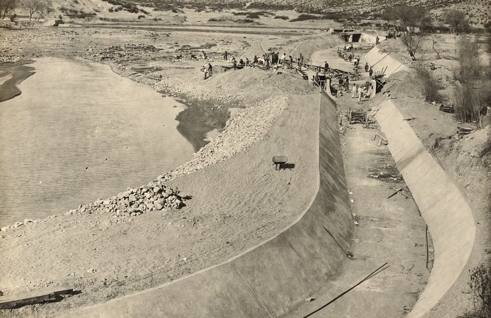 Franklin Canal, El Paso: Completing reconstruction of settling basin and concrete lining, 1907