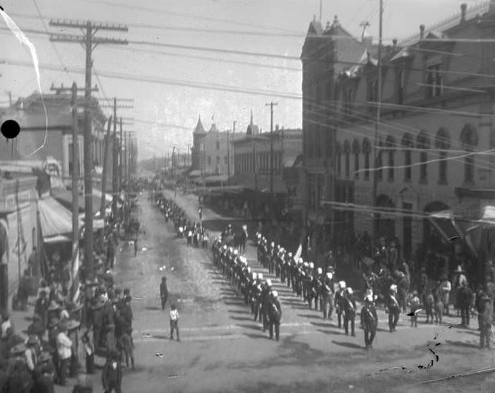 Parade in downtown El Paso, 1907