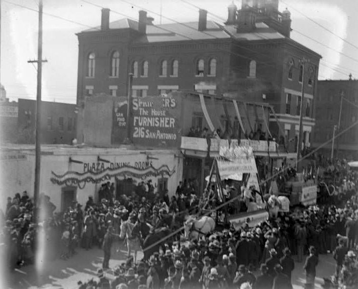 Parade on San Antonio Stret, El Paso, 1907