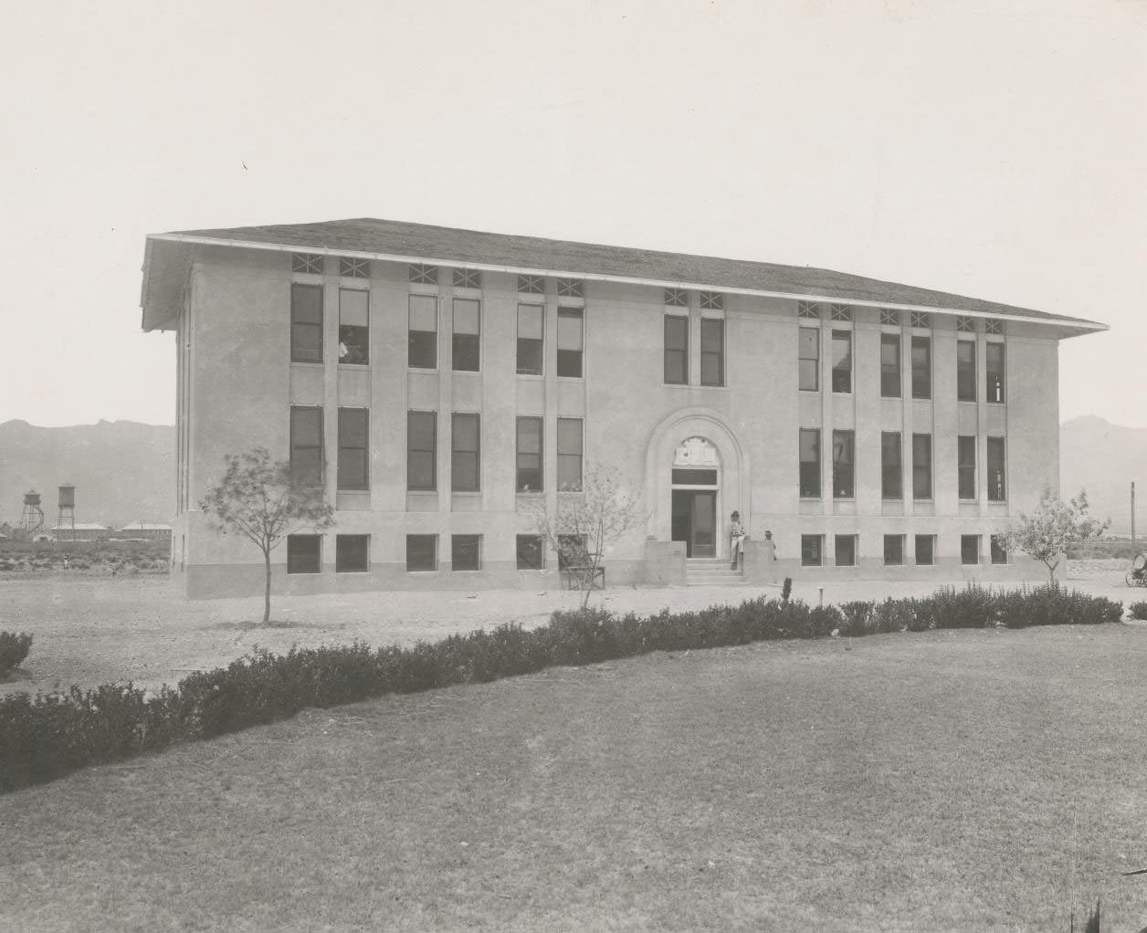 El Paso Military Institute Main Dormitory, 1909