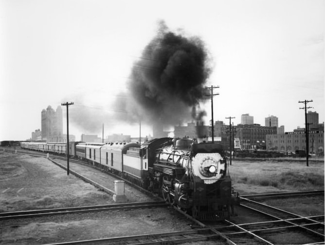 "Louisiana Limited" leaving Fort Worth, 1950.