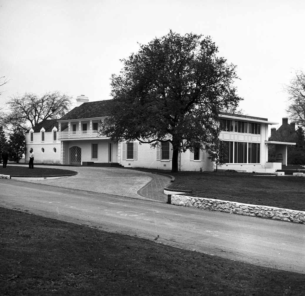 Exterior of the Amon Carter home, 1962