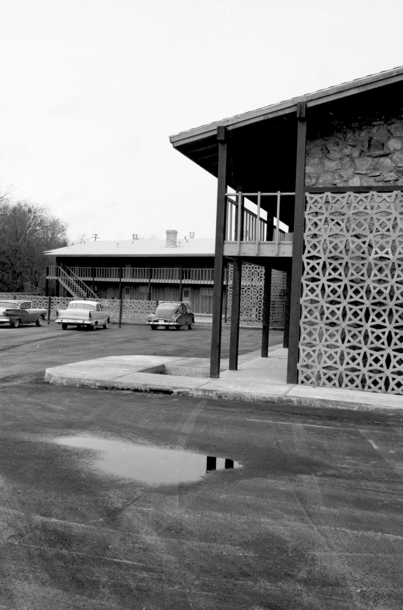 Apartment building, 3572 Bellaire Drive North, Fort Worth, Texas, 1960