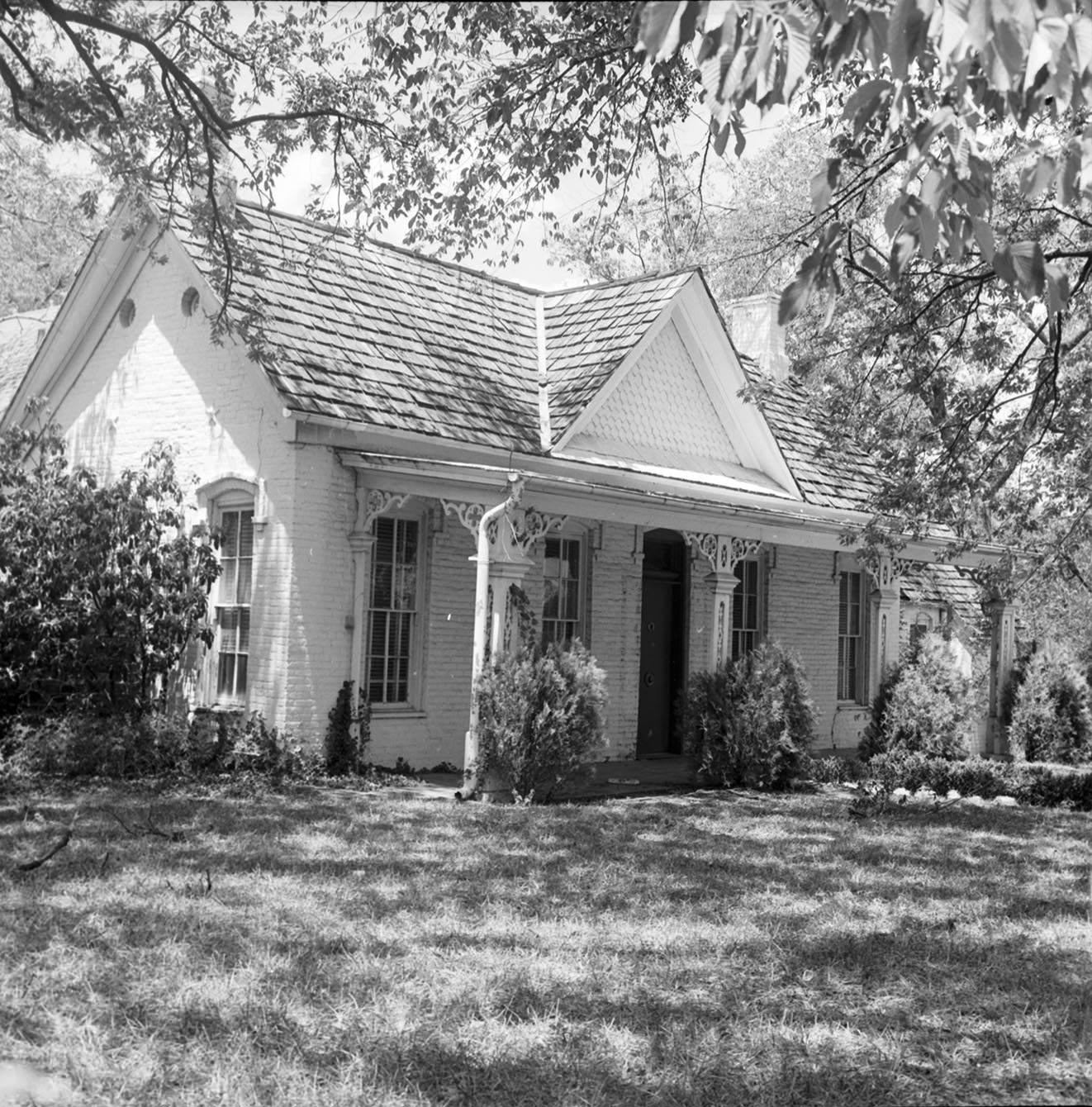 Fort Worth's first brick house, 904 Penn Street, 1963