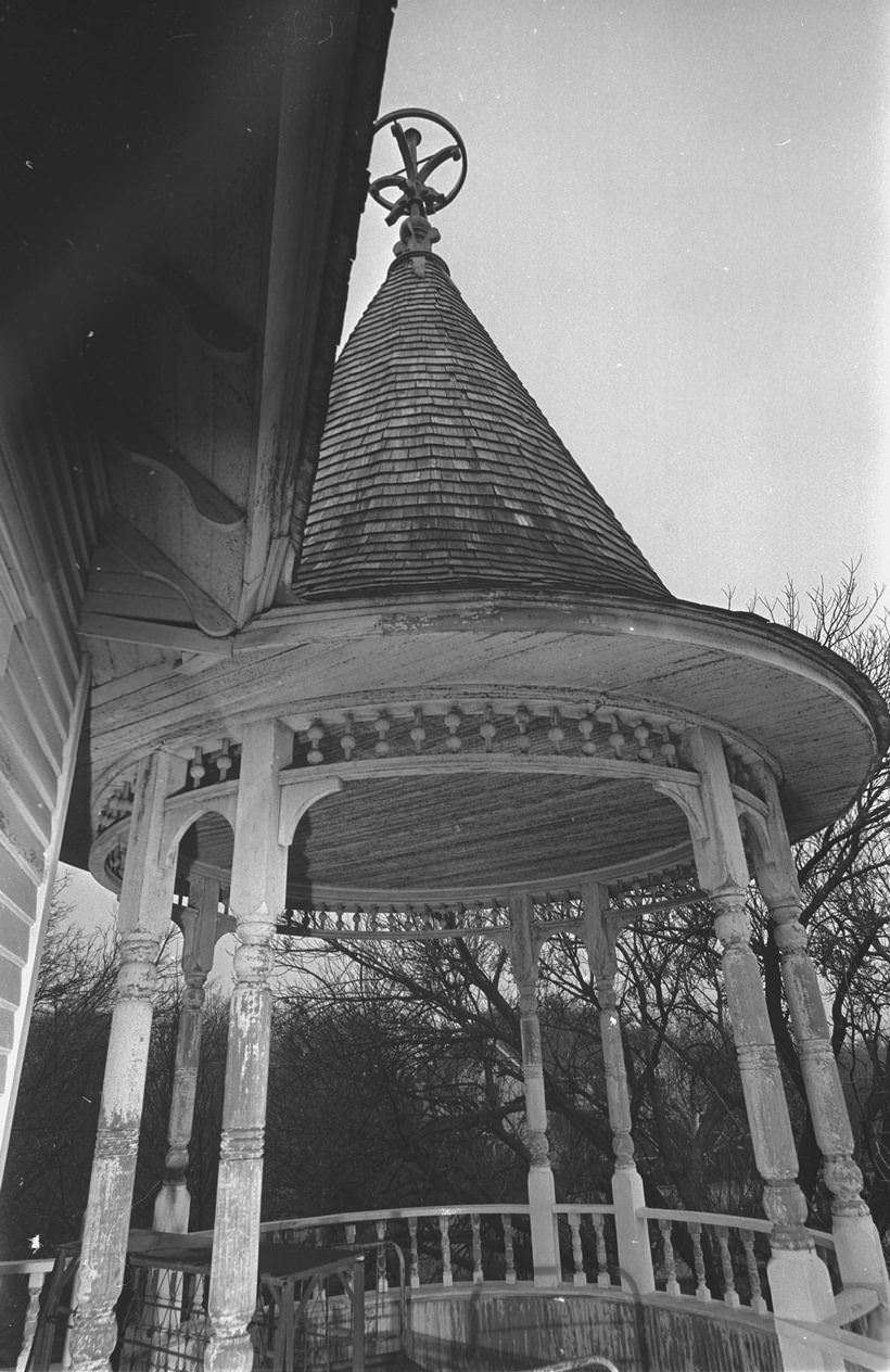 A round porch at McCart house, Arlington Heights, Fort Worth, Texas, 1969