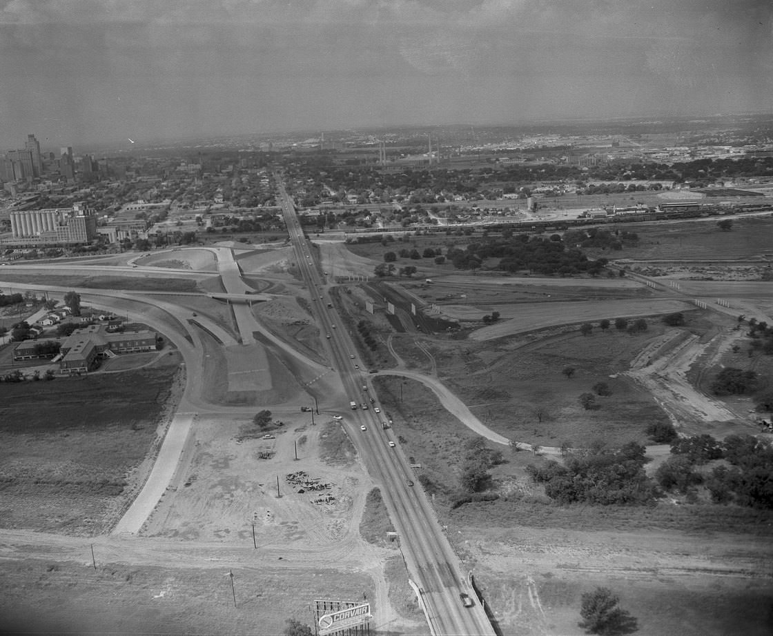 An airview of Fort Worth north/south freeway, 1960