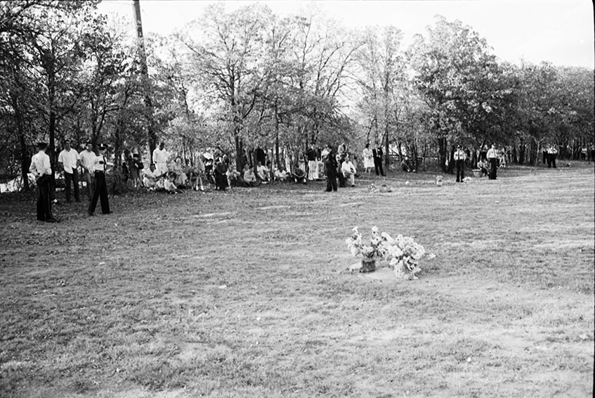 Lee Harvey Oswald's funeral, Fort Worth's Rose Hill Cemetery, 1963