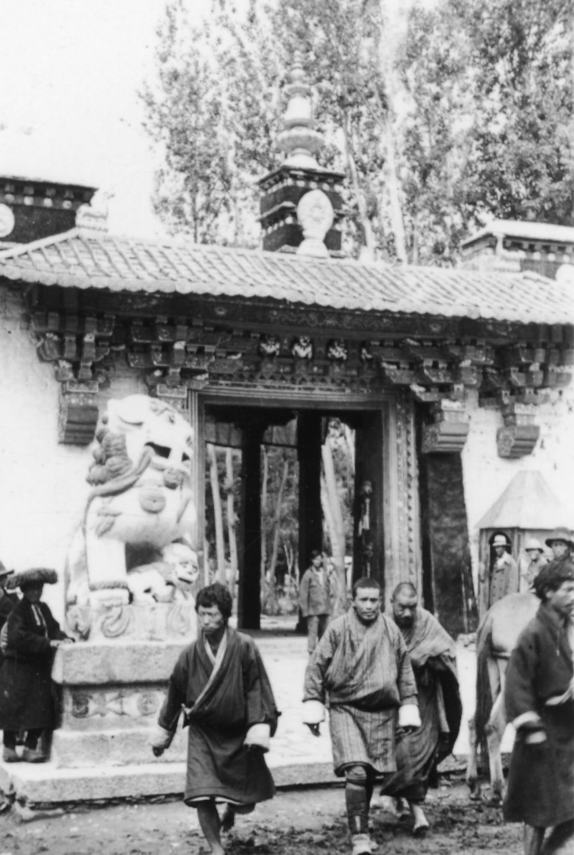 Pilgrims and Officials Leaving the Dalai Lama's Summer Palace.1944
