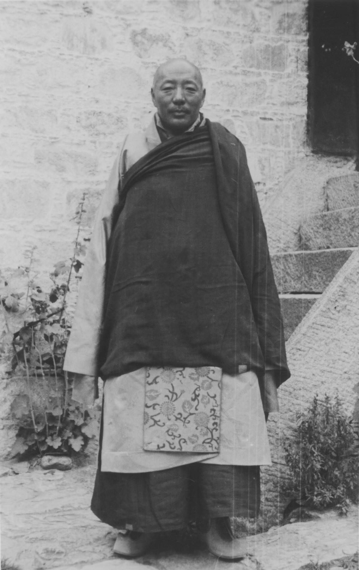 The State Oracle of Tibet With A. T. Steele, Lhasa, 1944
