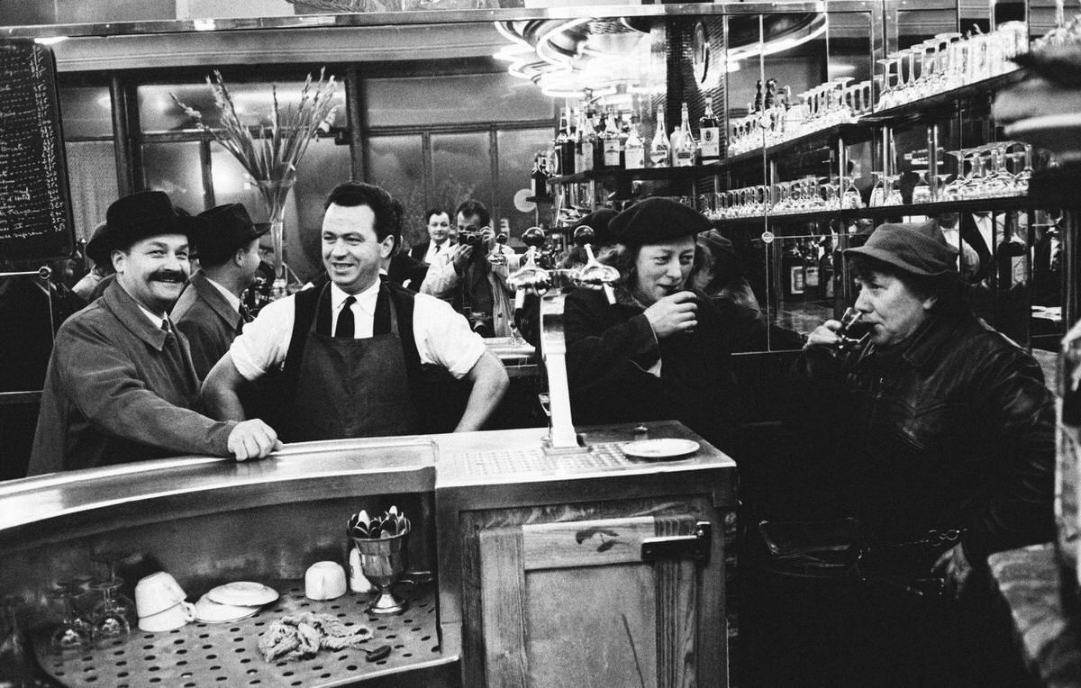 Bar in Les Halles district, 1950