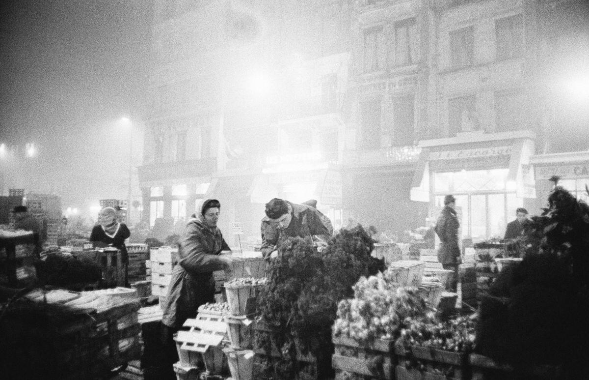 Greengrocers in Les Halles, 1950