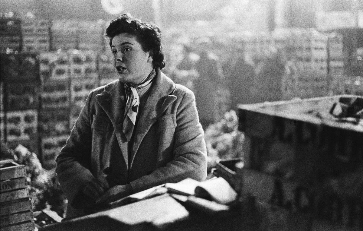 Woman in Les Halles, 1950