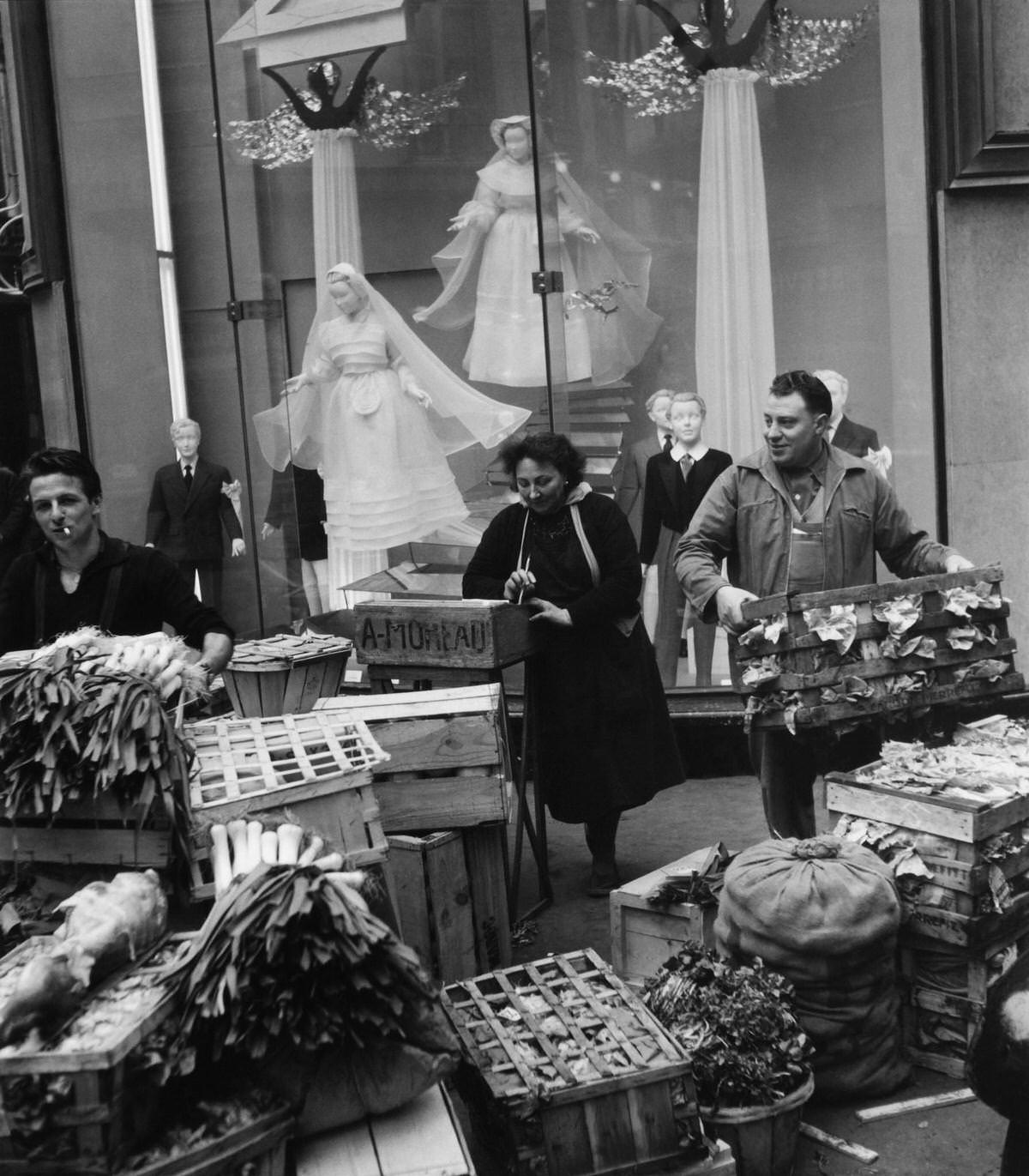 Vegetables Market in Les Halles, 1900