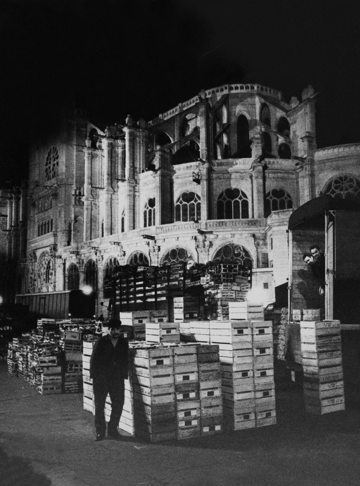 A Wholesaler waiting for the opening, Les Halles, 1960s