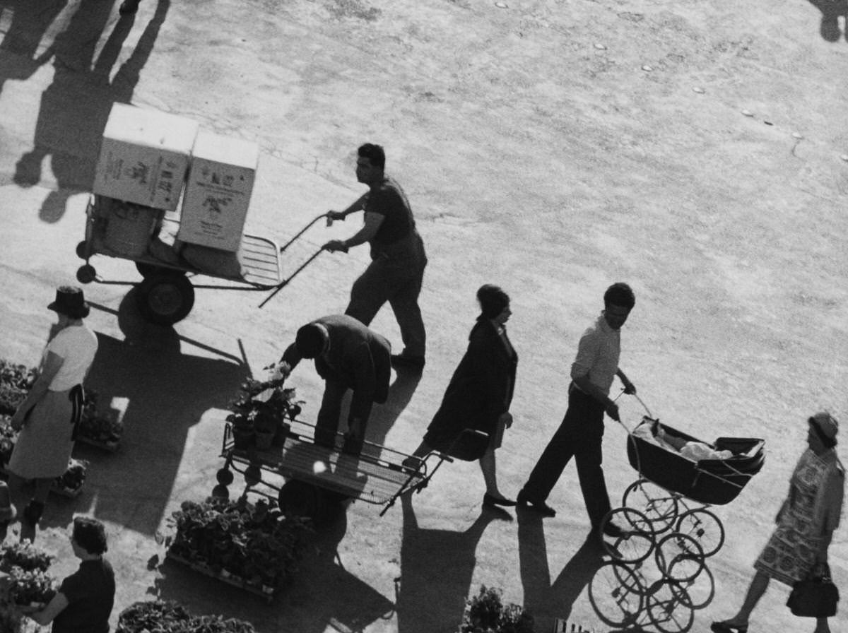 The Pushchairs and their Various Uses, Les Halles, 1960s