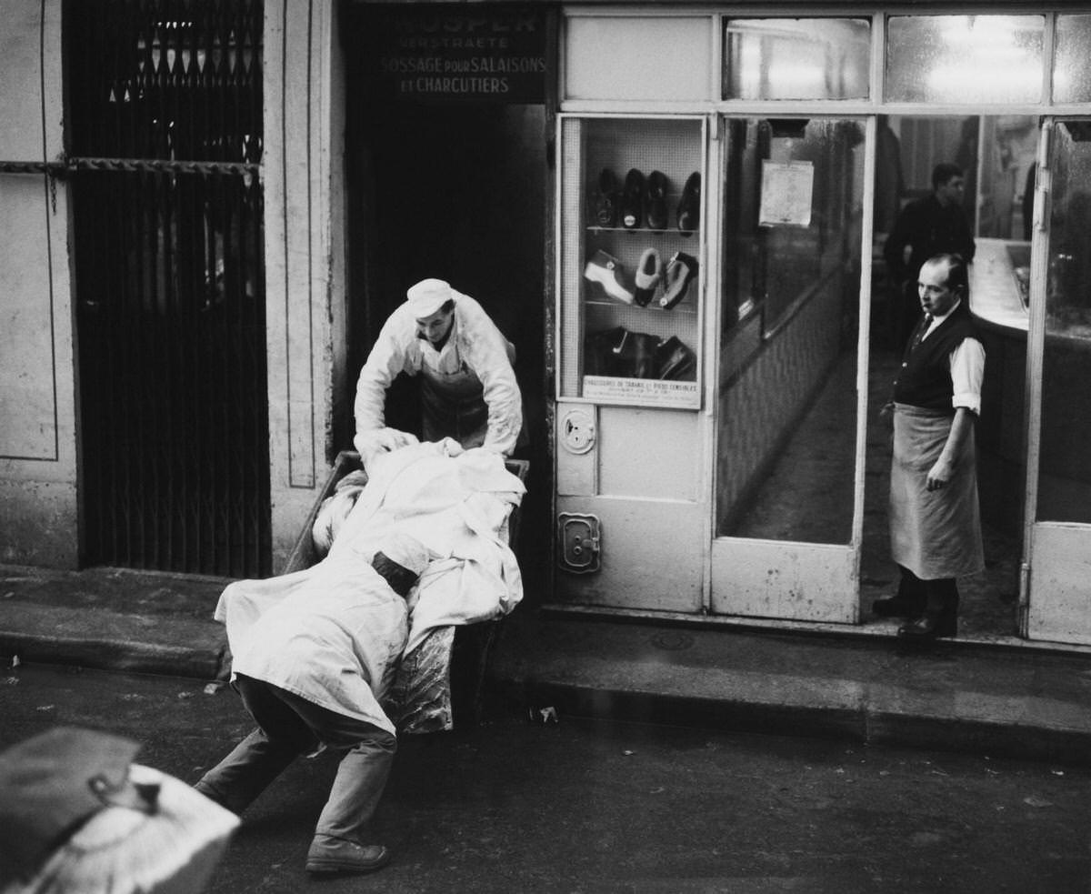 Wholesalers Putting away Goods, Les Halles, 1960s