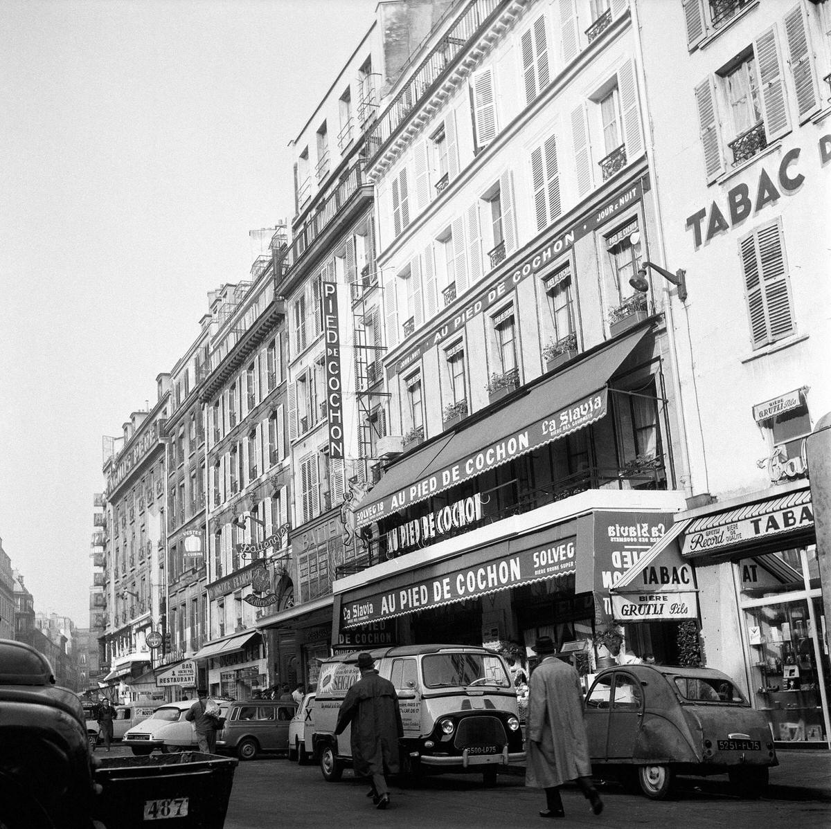 Famous restaurant 'Au Pied de Cochon' in the neighbourhood of Les Halles, on November 14, 1963