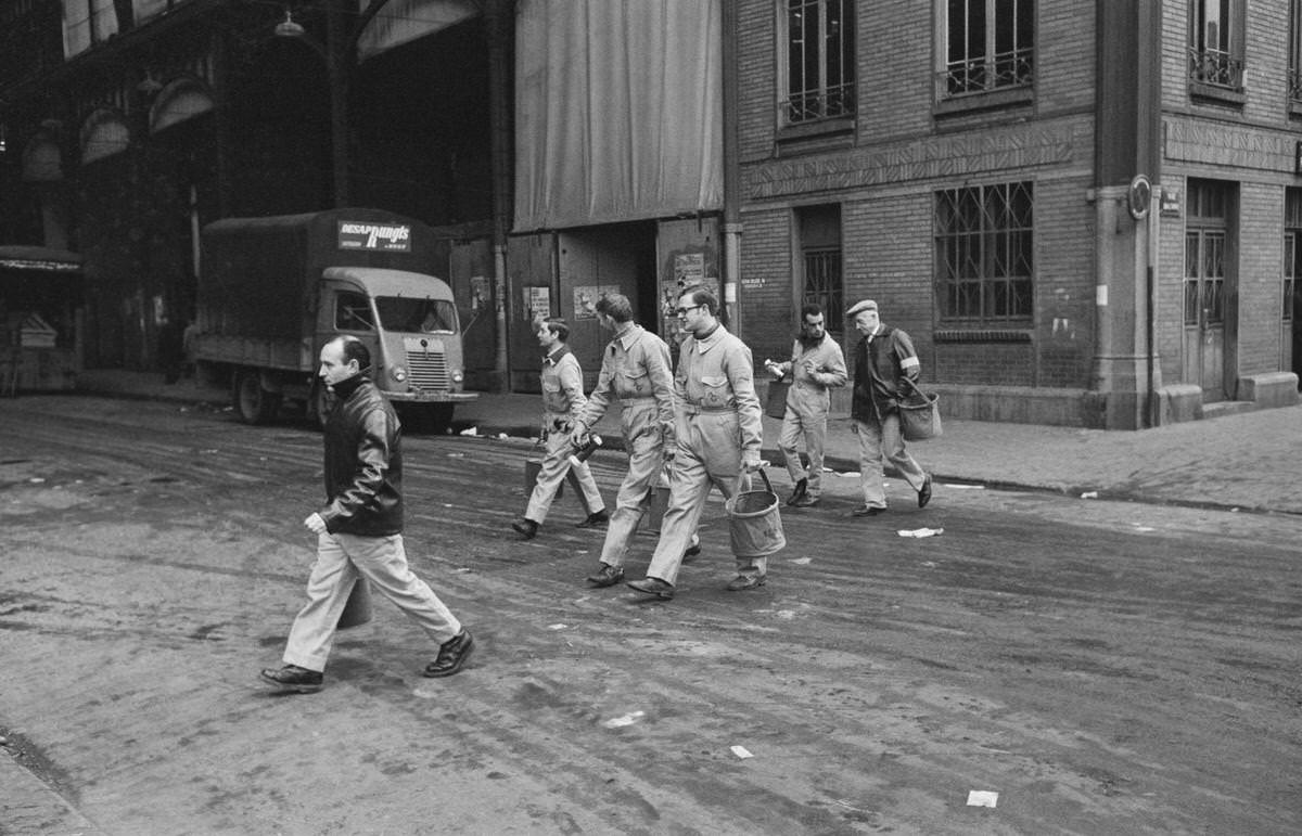 Following the move from Les Halles to Rungis, teams proceed to exterminate warehouses in Paris, France, on March 1, 1969.