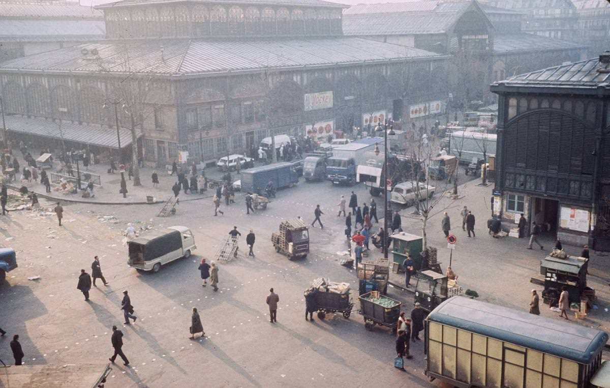 The Halles district, shortly before their destruction after the transfer of the market they housed to Rungis, 1969